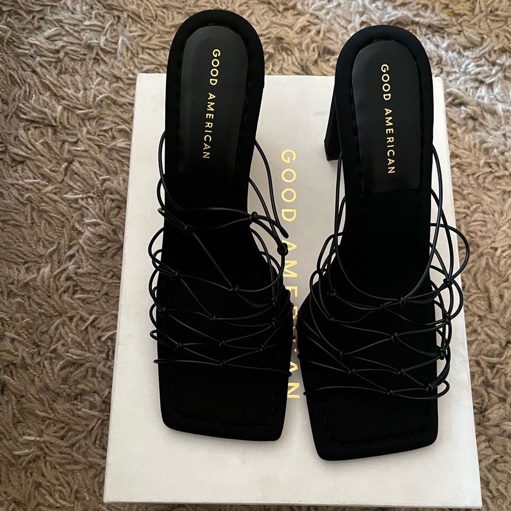 Good American Neoprene Caged Heel size 10
